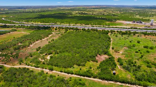 569 Gutierrez Ln Lot 4, Floresville, TX 78114
