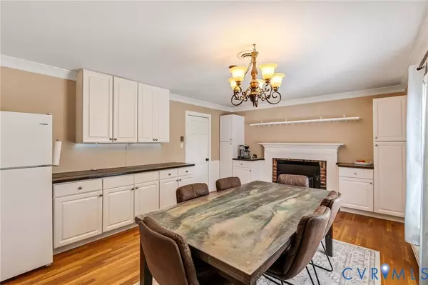 4204 N Cresthill CT, Chester, VA 23831