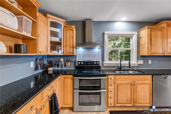 4204 N Cresthill CT, Chester, VA 23831