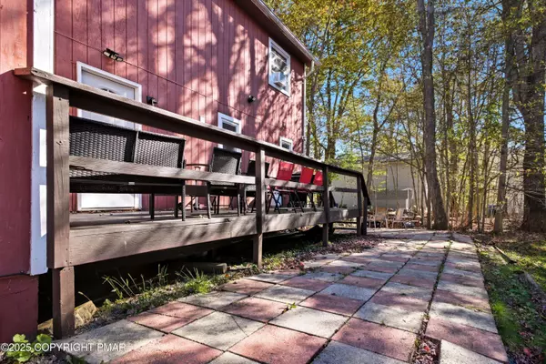 8434 Bear Trail DR, Tobyhanna, PA 18466