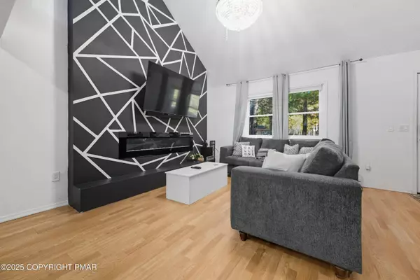 8434 Bear Trail DR, Tobyhanna, PA 18466