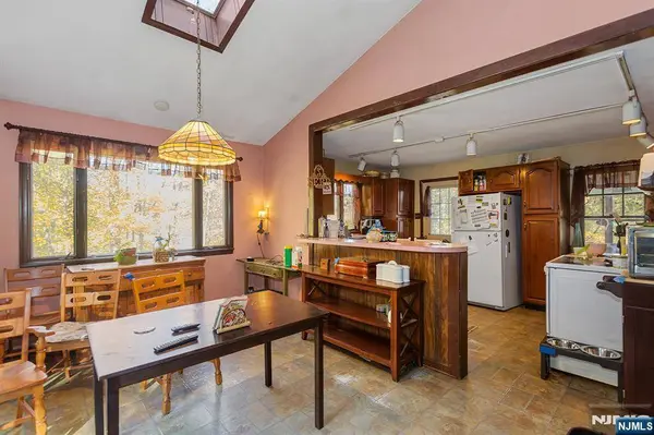 70 Townsend RD, Wanaque, NJ 07465