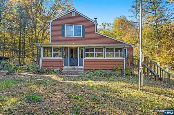 70 Townsend RD, Wanaque, NJ 07465