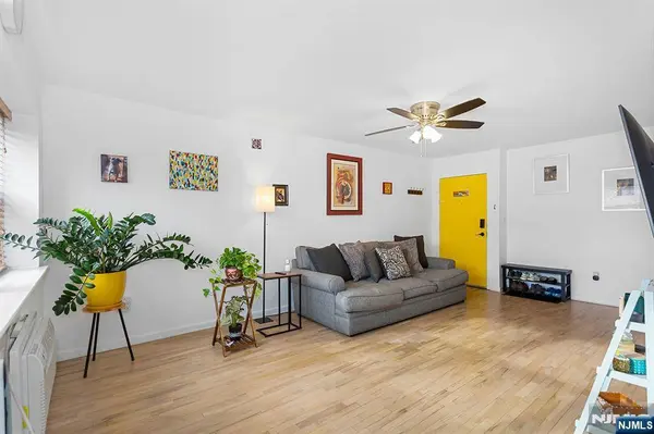 25 River RD #B11, Nutley, NJ 07110