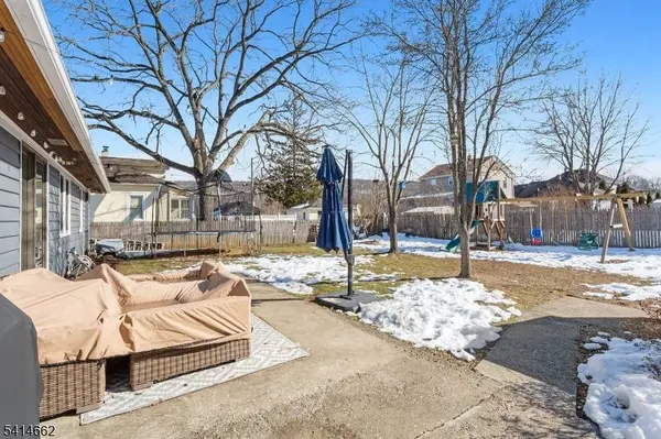 125 Meadowbrook Ave, Wanaque Boro, NJ 07465