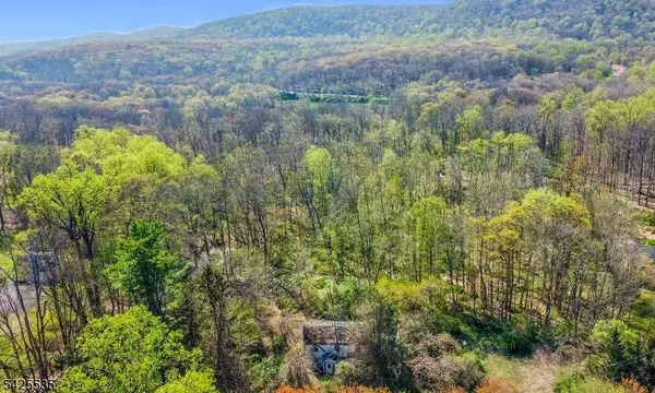 126 Meriden Rd, Rockaway Twp., NJ 07866