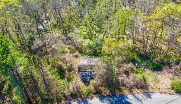 126 Meriden Rd, Rockaway Twp., NJ 07866