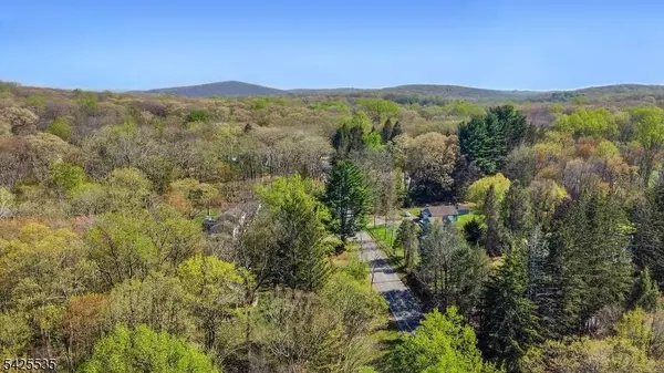 126 Meriden Rd, Rockaway Twp., NJ 07866