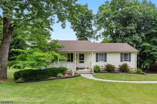 40 Shadowy Ln, West Milford Twp., NJ 07480