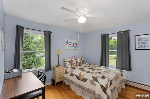 40 Shadowy LN, West Milford, NJ 07480