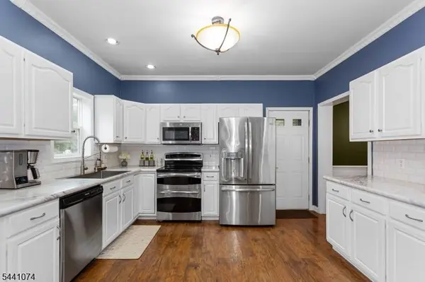 16 Horace Rd, Jefferson Twp., NJ 07438