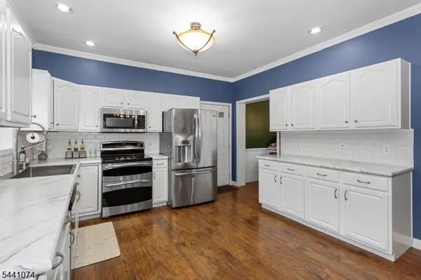 16 Horace Rd, Jefferson Twp., NJ 07438