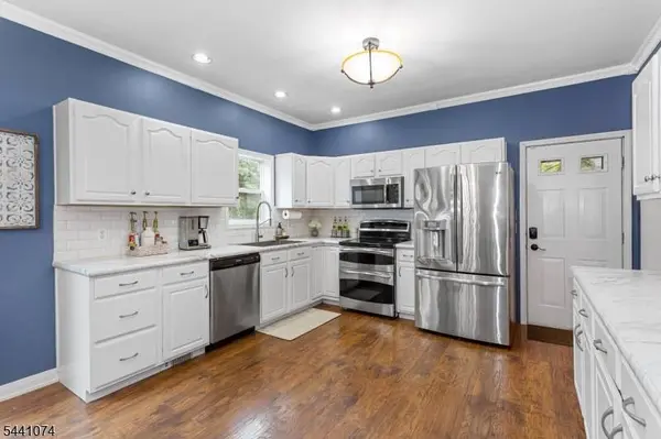 16 Horace Rd, Jefferson Twp., NJ 07438