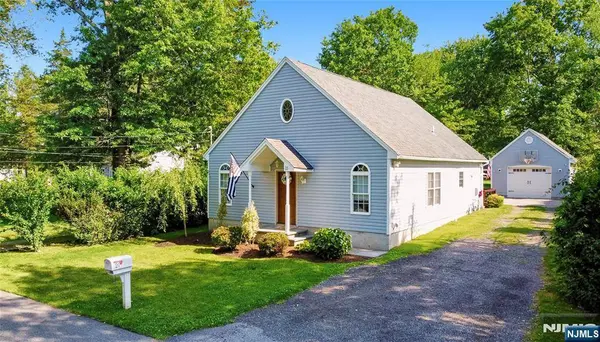 21 Louis AVE, West Milford, NJ 07480