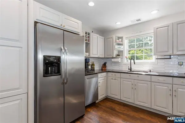 21 Louis AVE, West Milford, NJ 07480