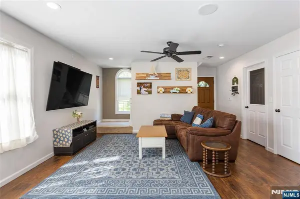 21 Louis AVE, West Milford, NJ 07480