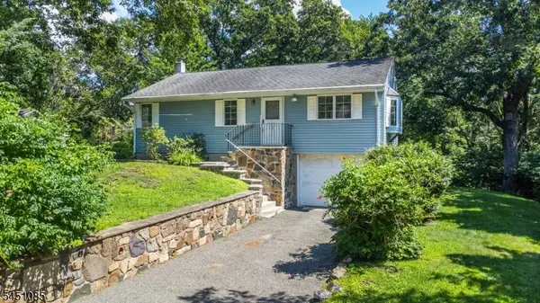 15 Wynding Way, Rockaway Twp., NJ 07866