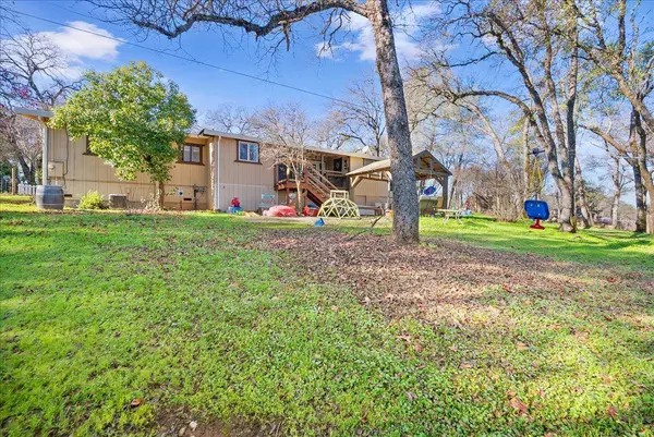 10585 Joeger RD, Auburn, CA 95602