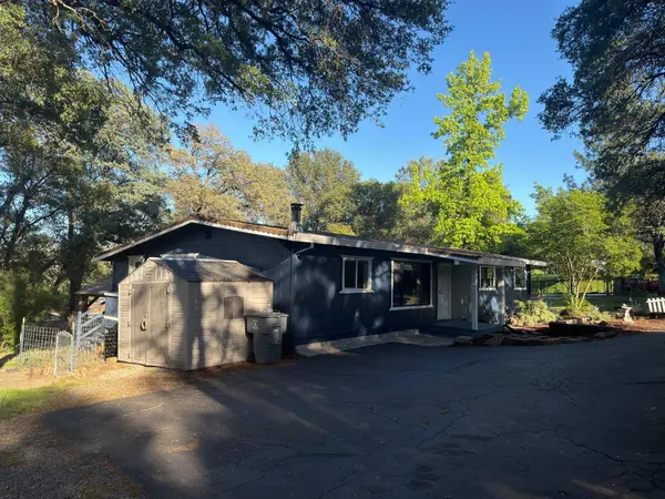 10585 Joeger RD, Auburn, CA 95602
