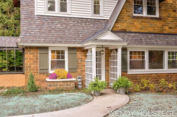 713 North Shore Drive, Holland, MI 49424