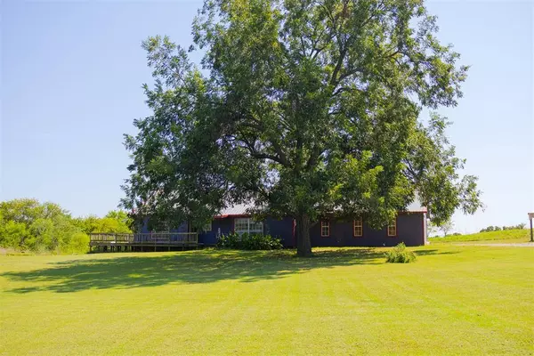 24260 E County Road 1560 RD, Maysville, OK 73057