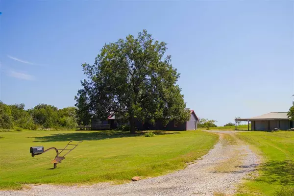 24260 E County Road 1560 RD, Maysville, OK 73057