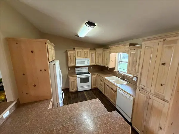 904 4th ST, Maysville, OK 73057