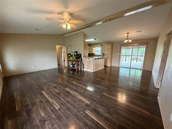 904 4th ST, Maysville, OK 73057