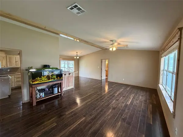 904 4th ST, Maysville, OK 73057