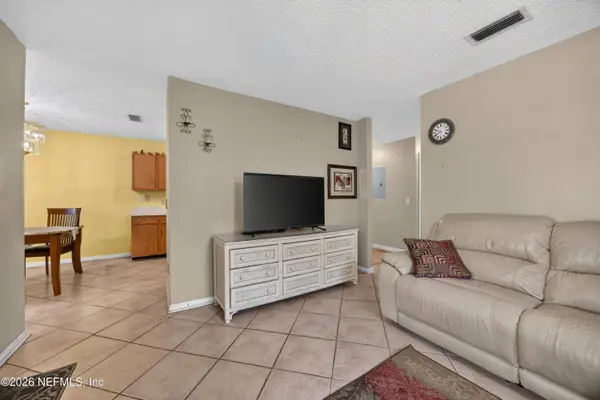 5375 DODGE RD, Jacksonville, FL 32209