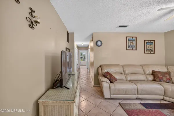 5375 DODGE RD, Jacksonville, FL 32209