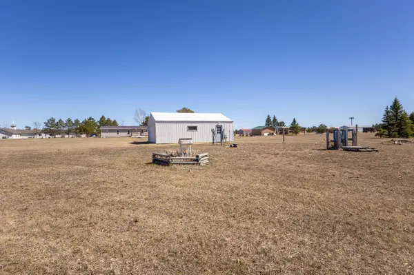 2402 Tracy CT NW, Bemidji, MN 56601