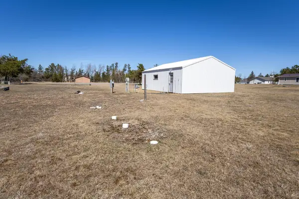 2402 Tracy CT NW, Bemidji, MN 56601