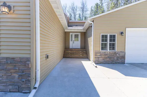508 Spruce Grove LN NW, Bemidji, MN 56601