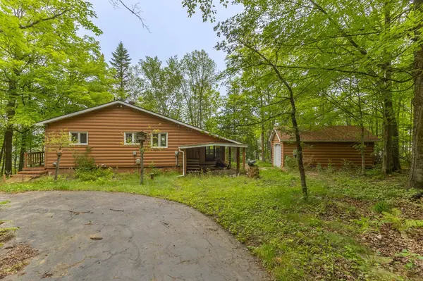 19061 Farington LN NE