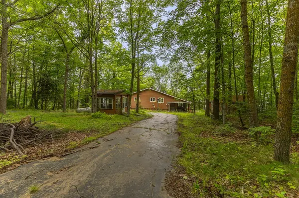 19061 Farington LN NE, Hines, MN 56647