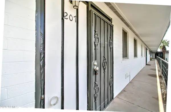 3242 E Camelback Road #207, Phoenix, AZ 85018
