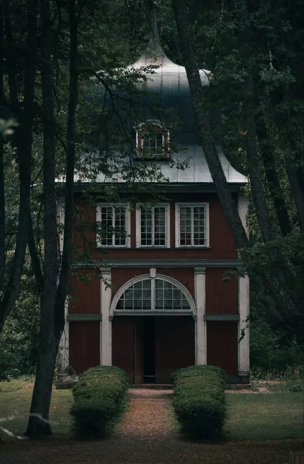 Off-Market and Pocket Listings: Finding Hidden Luxury Homes for Sale in South Florida,David Cohn