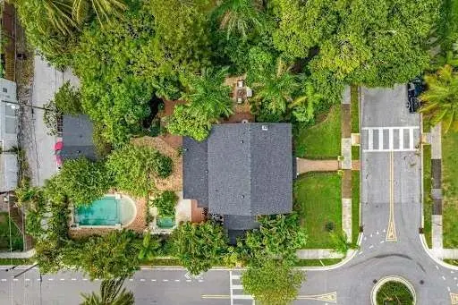 How to Read Between the Lines of Real Estate Listings