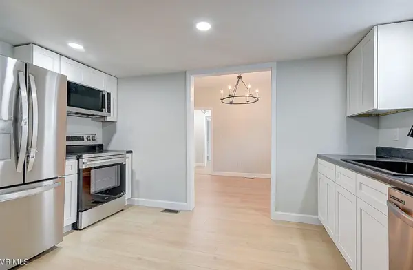 242 McDowell St, Bristol, TN 37620-2470