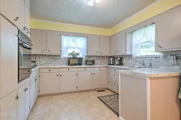 5950 Lone Star RD, Kingsport, TN 37660