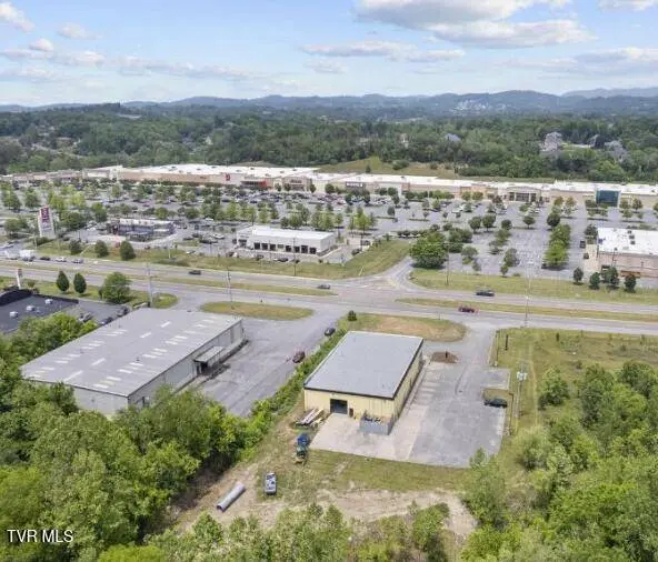 2717 Stone DR, Kingsport, TN 37660
