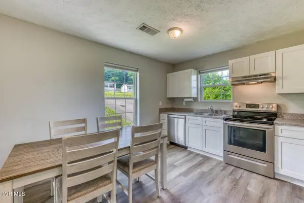 537 Catlett DR, Kodak, TN 37764