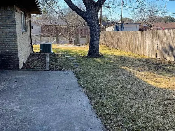 3701 W Rochelle Road, Irving, TX 75062