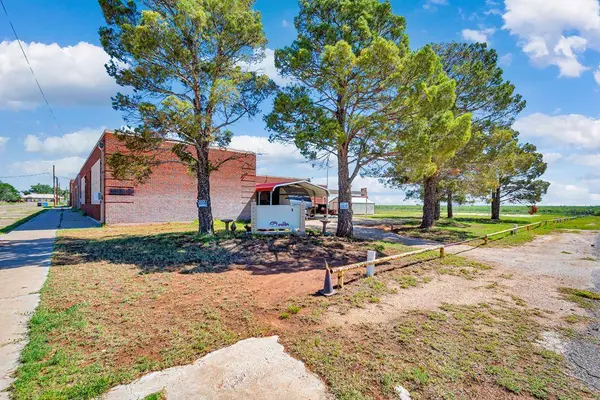 714 Midland St, Goldsmith, TX 79741