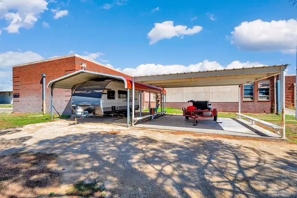 714 Midland St, Goldsmith, TX 79741