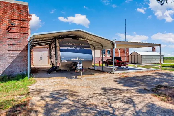 714 Midland St, Goldsmith, TX 79741