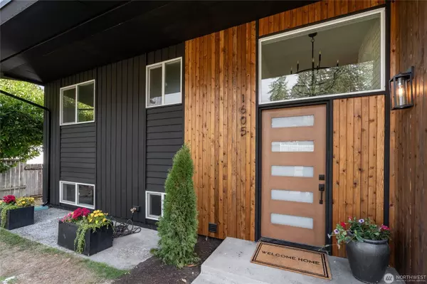 You'll love to entertain in this home!