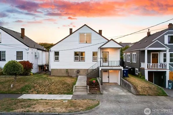 Investment Property: Two Homes in ONE!