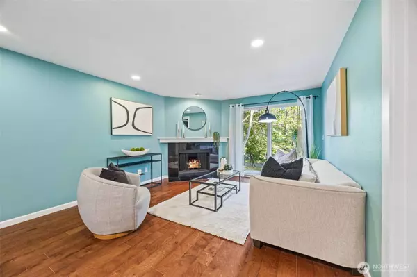 732 Kirkland CIR #D102, Kirkland, WA 98033